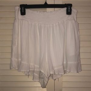 American Eagle white flowy shorts